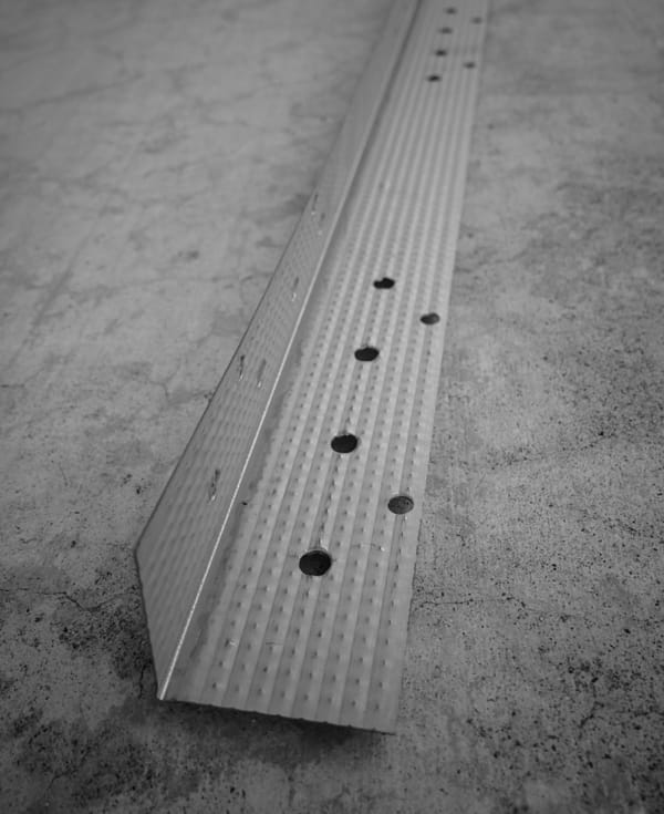 How to Install Drywall Corner Bead