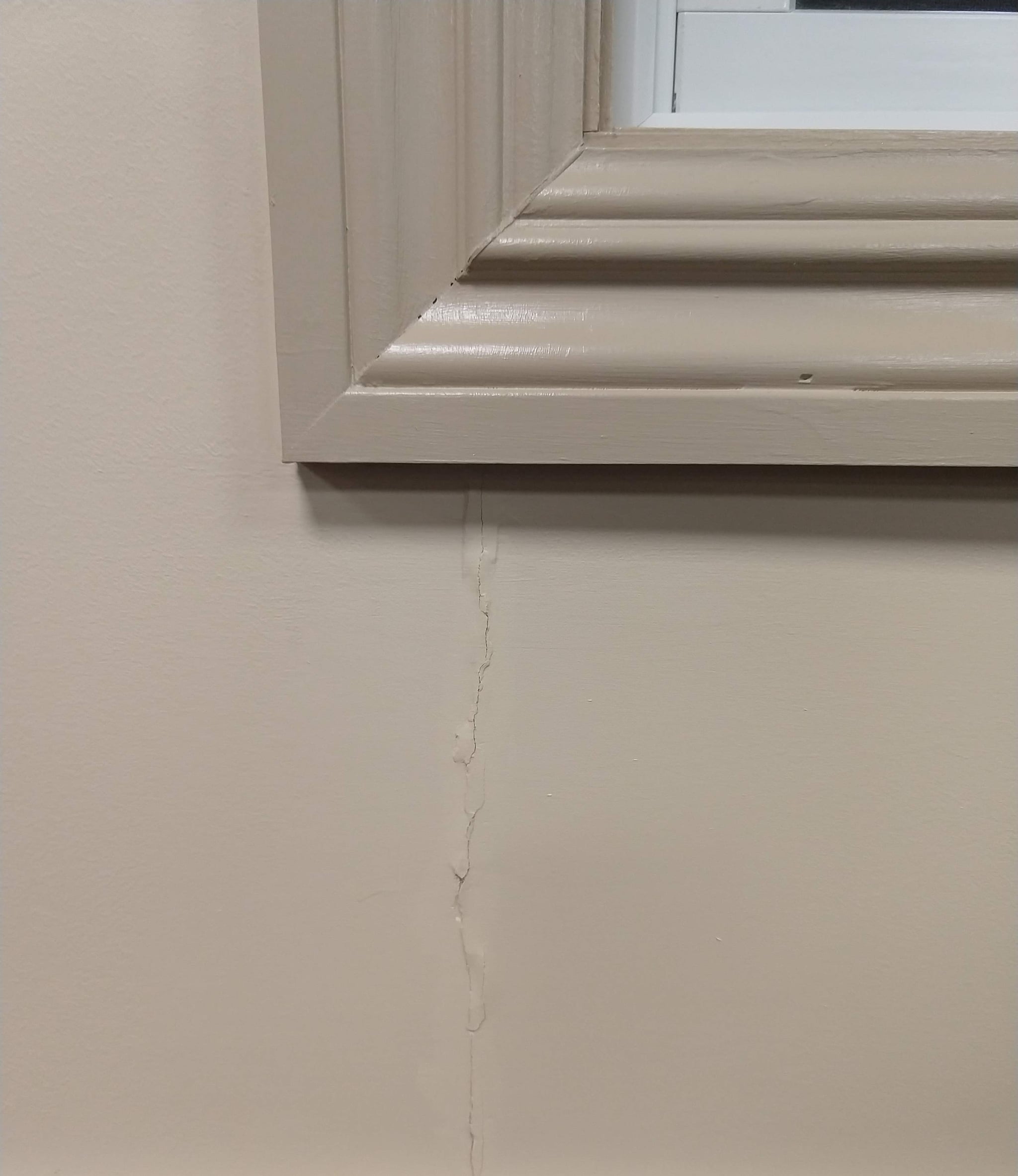 Why do Drywall Joints and Seams Crack