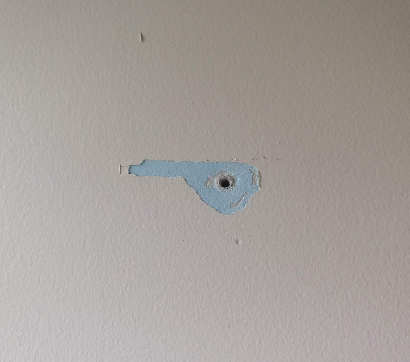 Reparar nicks y abolladuras menores de drywall