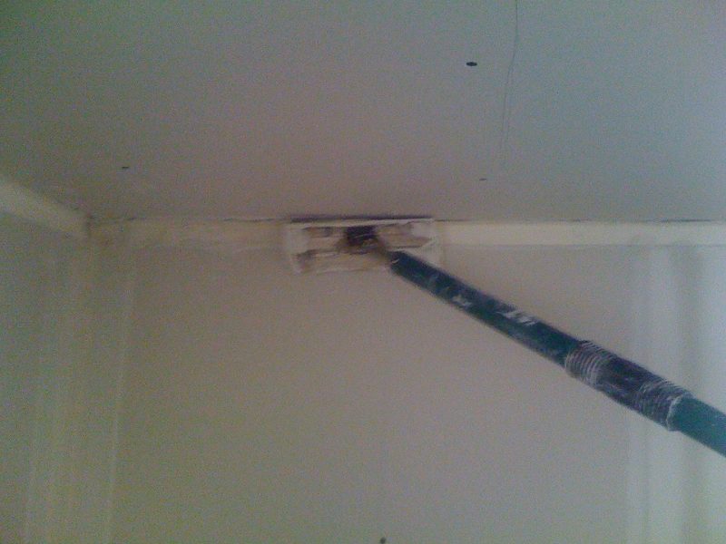 Comment poser le tape dans les angles de drywall